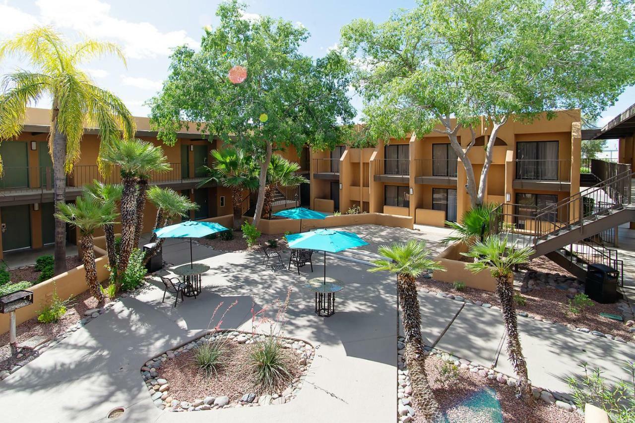 Hotel Ramada By Wyndham Tucson Airport Drexel Heights Zewnętrze zdjęcie